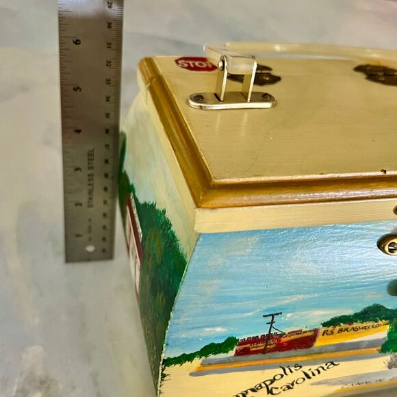 Vintage Box Purse, Kannapolis NC, Handmade Hand-Painted Townscape, Lucite, Swing - Picture 5 of 9